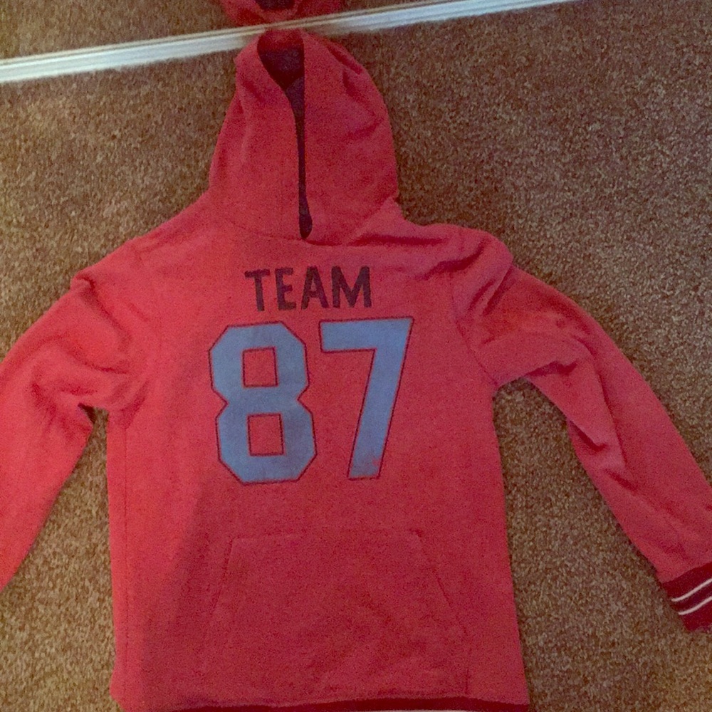 Selling hoodie that got couple days ago